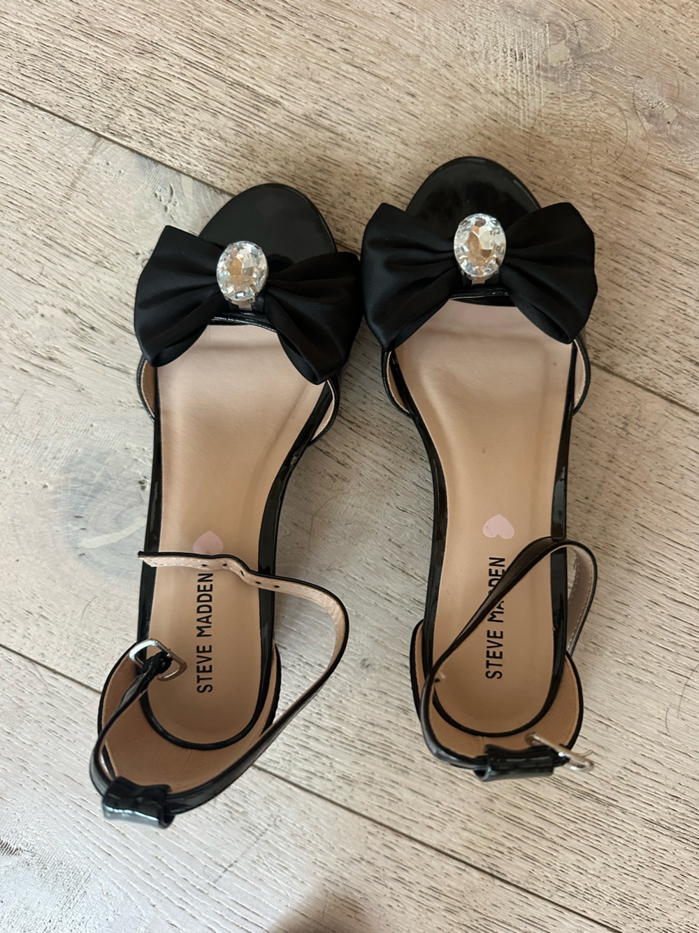 Little Girls size 3 Steve Madden Black Patent Heels with Bow and crystal accents